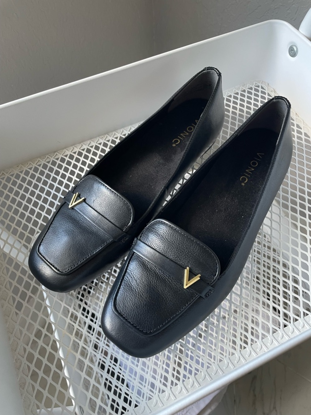 Vionic Hayes Black Leather Loafers with Gold Accent Square Toe Size 9.5